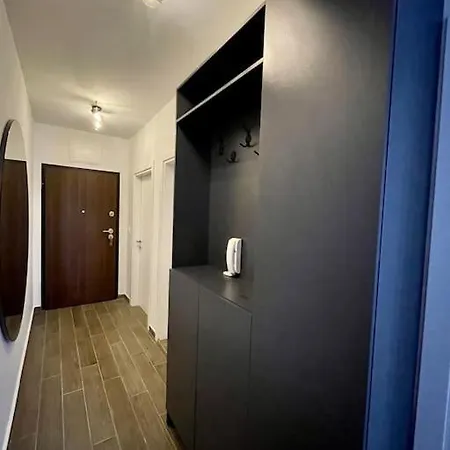 Short Apartment