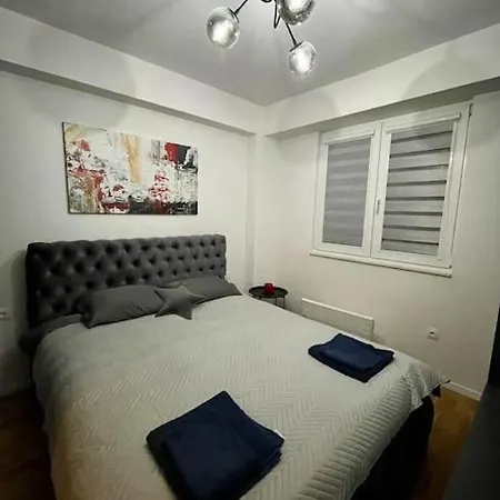 Apartment Short