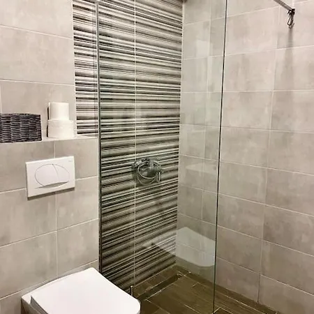 Short Apartment